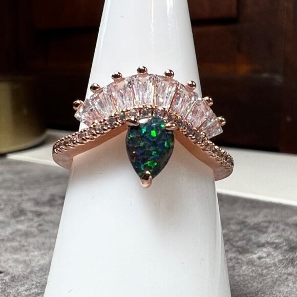 Ring Bomb Party Ring, #4154 ,NWOT, size 7, green gemstone rose gold band - Picture 1 of 6